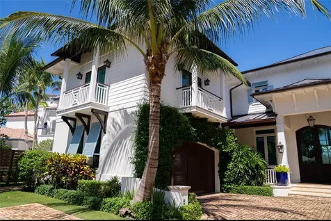 19170 Pinetree Drive Tequesta FL 33469