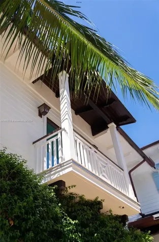 19170 Pinetree Drive Tequesta FL 33469