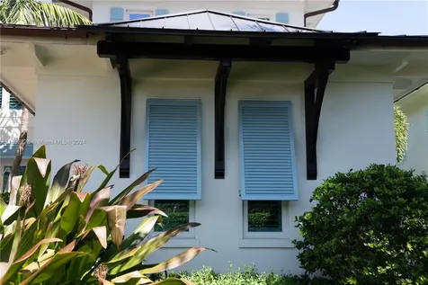 19170 Pinetree Drive Tequesta FL 33469