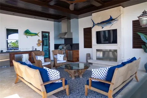 19170 Pinetree Drive Tequesta FL 33469