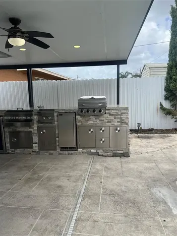 7651 NW 14th Street Pembroke Pines FL 33024