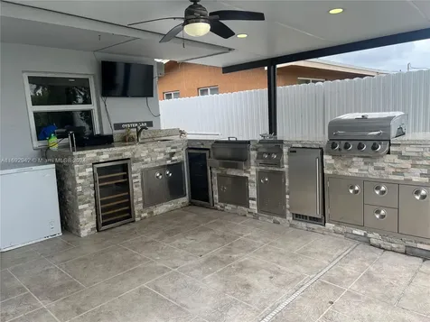 7651 NW 14th Street Pembroke Pines FL 33024