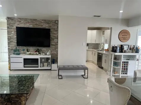7651 NW 14th Street Pembroke Pines FL 33024