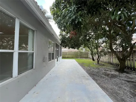 4289 NW 41st Lane Coconut Creek FL 33073