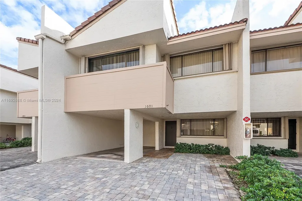 1601 Cypress Pointe Drive Coral Springs FL 33071