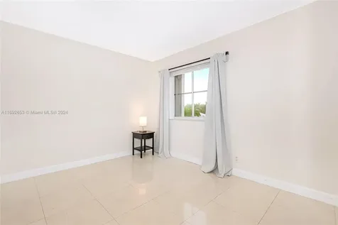 4074 Palm Place Weston FL 33331