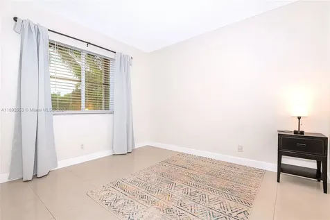 4074 Palm Place Weston FL 33331