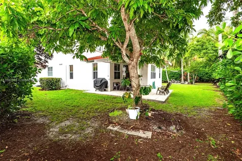 4074 Palm Place Weston FL 33331