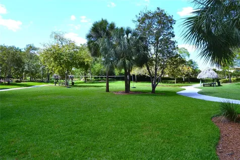 4074 Palm Place Weston FL 33331