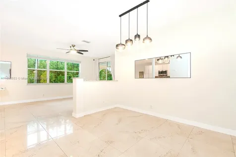 4074 Palm Place Weston FL 33331