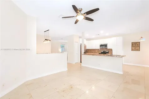 4074 Palm Place Weston FL 33331