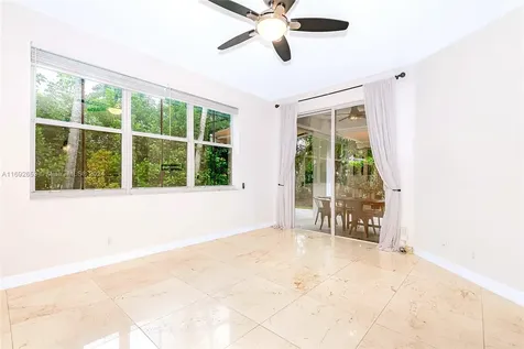 4074 Palm Place Weston FL 33331