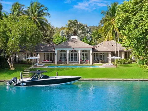 4445 Lake Road Miami FL 33137