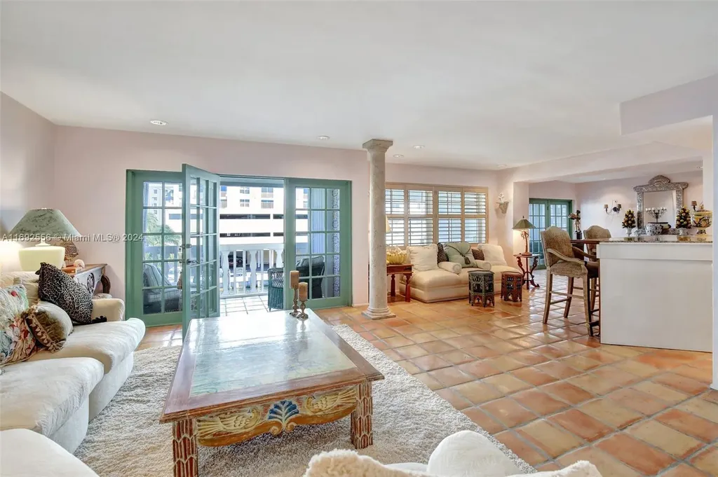 450 Paradise Isle Boulevard Hallandale Beach FL 33009