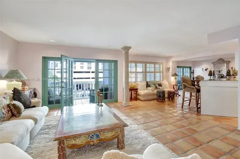 450 Paradise Isle Boulevard Hallandale Beach FL 33009