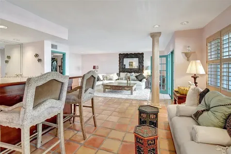 450 Paradise Isle Boulevard Hallandale Beach FL 33009