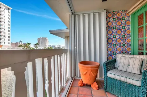 450 Paradise Isle Boulevard Hallandale Beach FL 33009