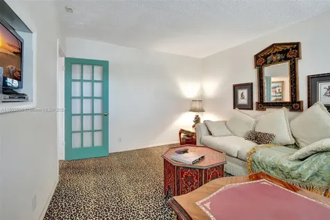 450 Paradise Isle Boulevard Hallandale Beach FL 33009