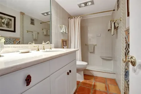450 Paradise Isle Boulevard Hallandale Beach FL 33009