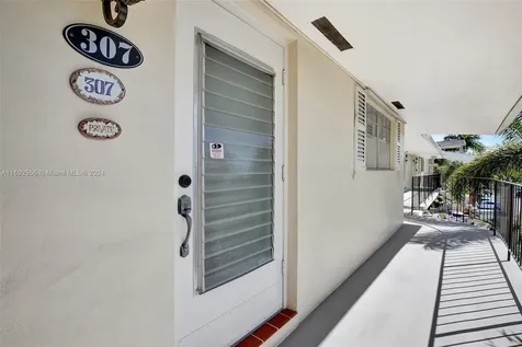 450 Paradise Isle Boulevard Hallandale Beach FL 33009