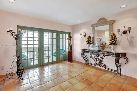 450 Paradise Isle Boulevard Hallandale Beach FL 33009