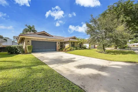 4014 NW 72nd Avenue Coral Springs FL 33065