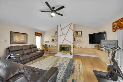 4014 NW 72nd Avenue Coral Springs FL 33065