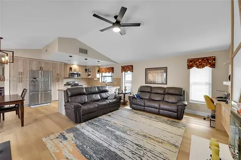 4014 NW 72nd Avenue Coral Springs FL 33065