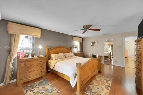 4014 NW 72nd Avenue Coral Springs FL 33065