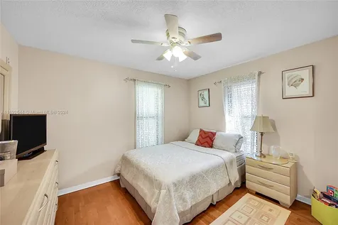 4014 NW 72nd Avenue Coral Springs FL 33065