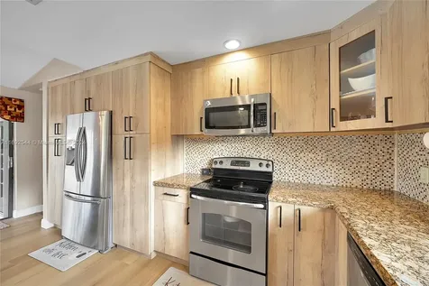 4014 NW 72nd Avenue Coral Springs FL 33065