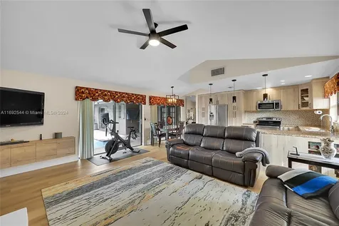 4014 NW 72nd Avenue Coral Springs FL 33065