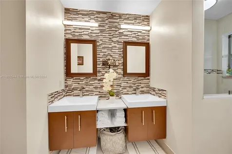 4014 NW 72nd Avenue Coral Springs FL 33065