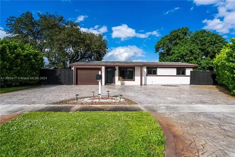 6531 Lincoln Street Hollywood FL 33024