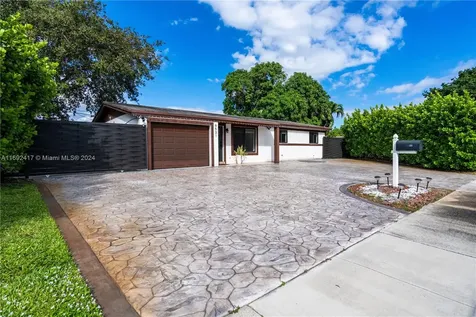 6531 Lincoln Street Hollywood FL 33024