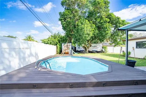 6531 Lincoln Street Hollywood FL 33024