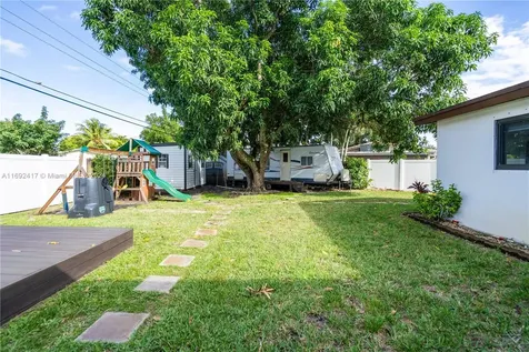 6531 Lincoln Street Hollywood FL 33024