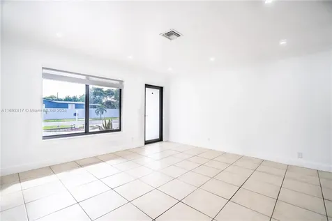 6531 Lincoln Street Hollywood FL 33024