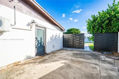 6531 Lincoln Street Hollywood FL 33024