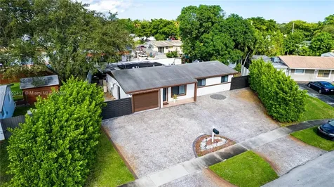 6531 Lincoln Street Hollywood FL 33024