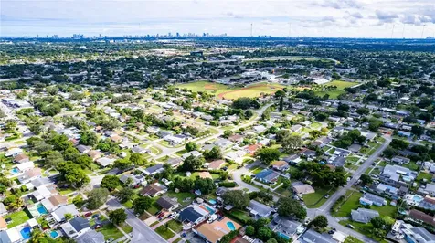 6531 Lincoln Street Hollywood FL 33024