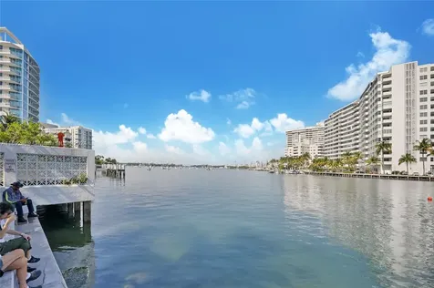 1450 Lincoln Road Miami Beach FL 33139