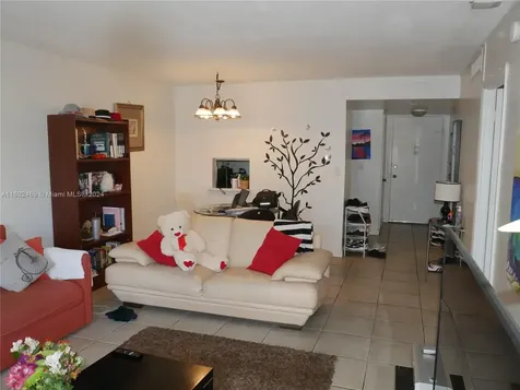 1450 Lincoln Road Miami Beach FL 33139