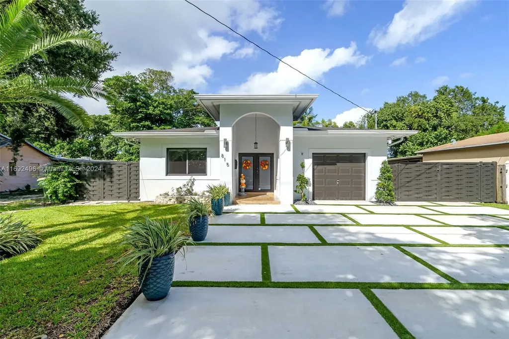 815 NE 144th Street North Miami FL 33161
