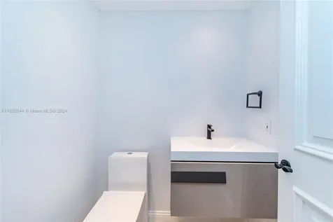 791 Crandon Boulevard Key Biscayne FL 33149