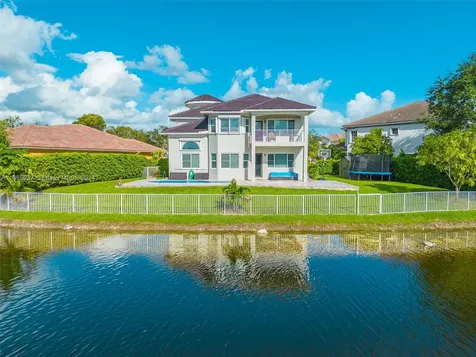 3300 SW 194th Terrace Miramar FL 33029