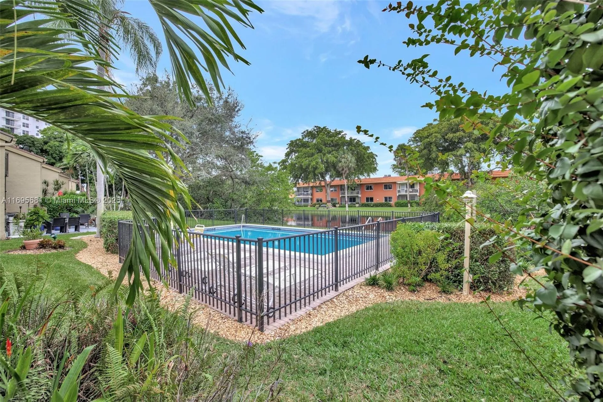 93 NE 17th Court Fort Lauderdale FL 33305