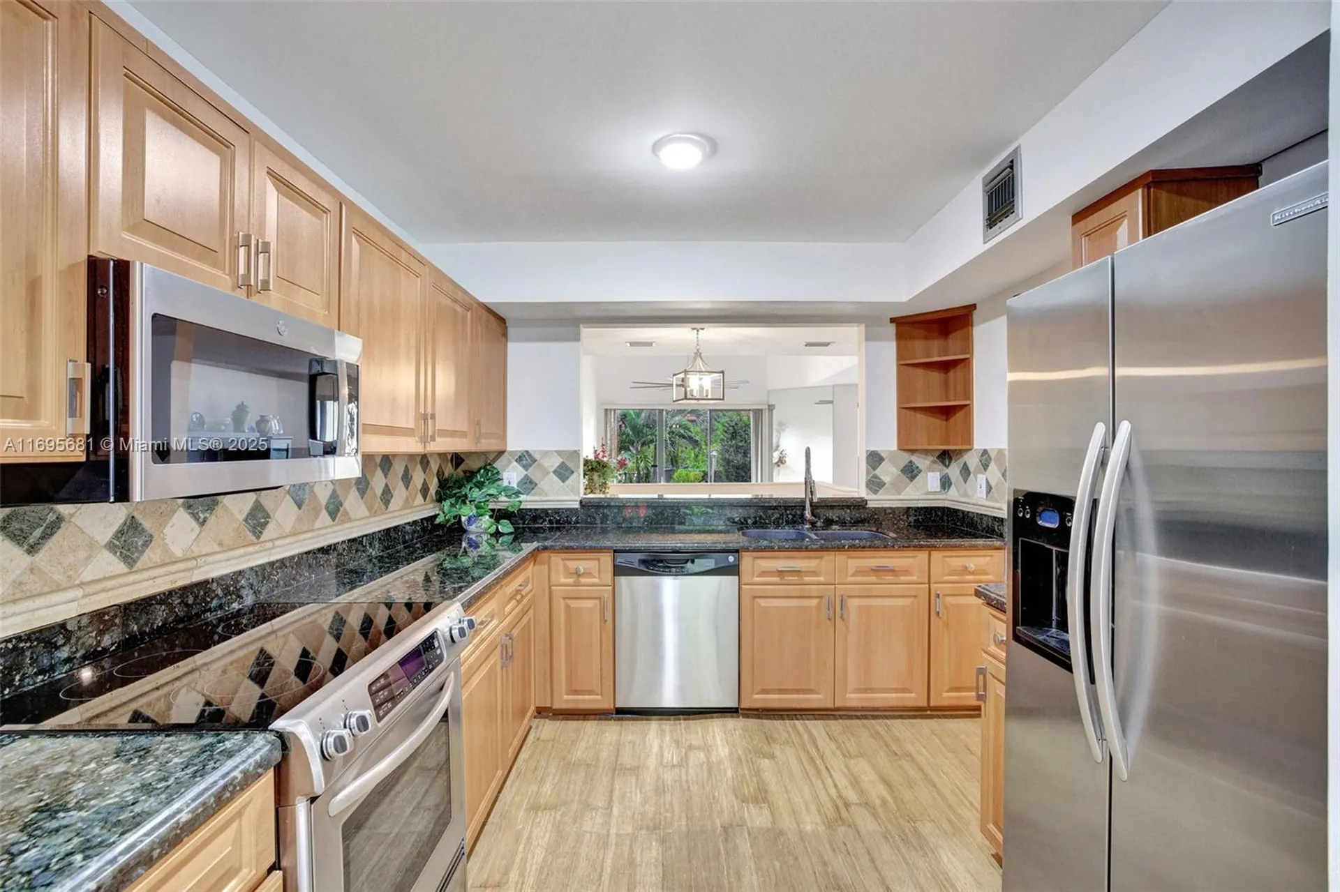 93 NE 17th Court Fort Lauderdale FL 33305