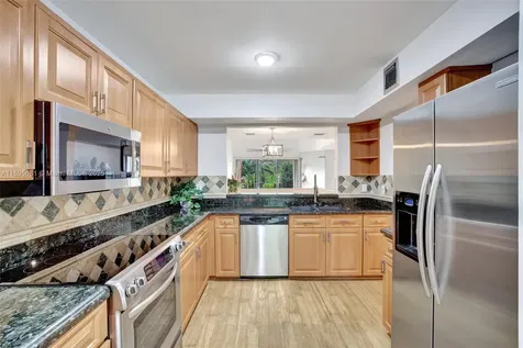 93 NE 17th Court Fort Lauderdale FL 33305