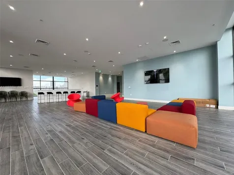 1642 NE 1st Avenue Miami FL 33132